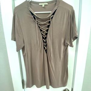 Express lace up tee
